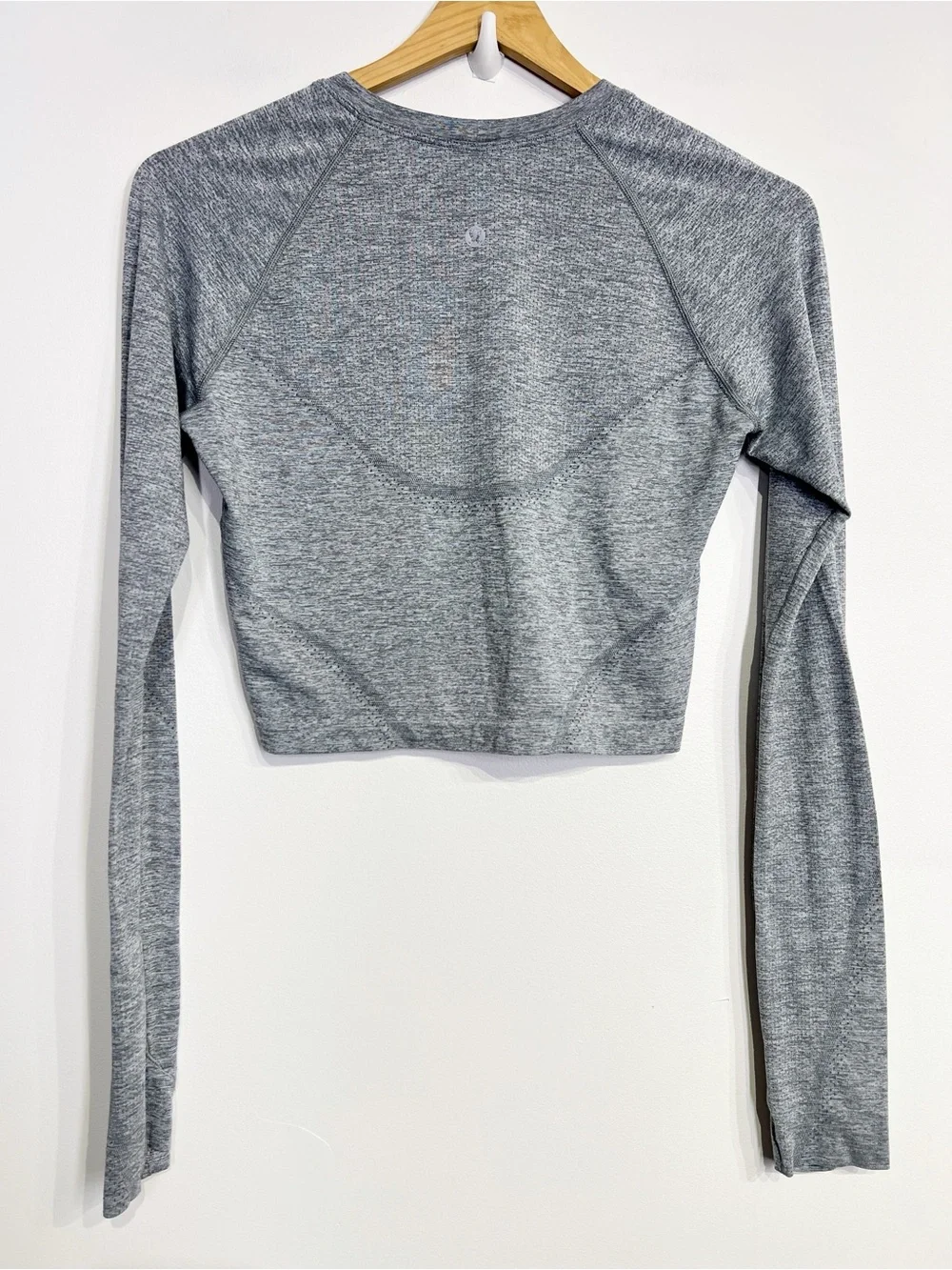 Lululemon Swiftly Tech Cropped Long-Sleeve Shirt 2.0 Slate / White
